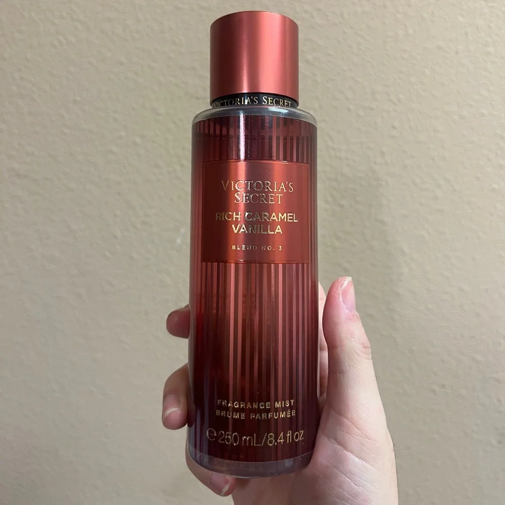 VICTORIA’S SECRET RICH CARAMEL VANILLA MIST SPRAY